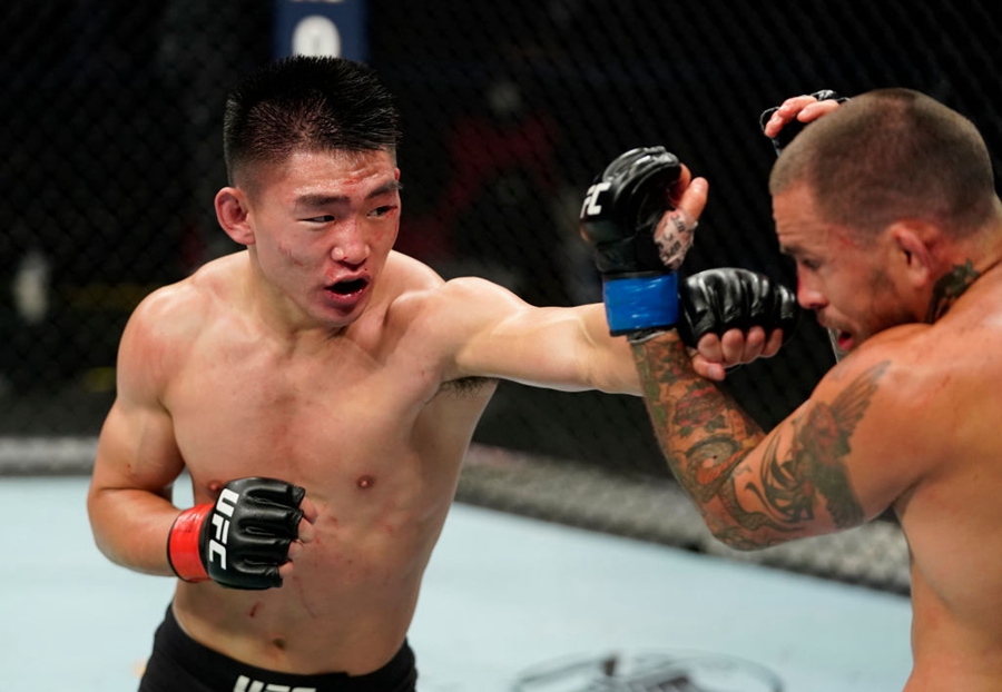 三回合激战宋亚东击败维拉，终结对手五连胜，