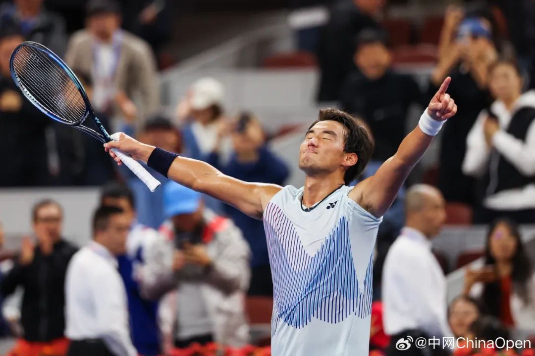 布云朝克特：父亲去世、母亲改嫁，被送往 SOS