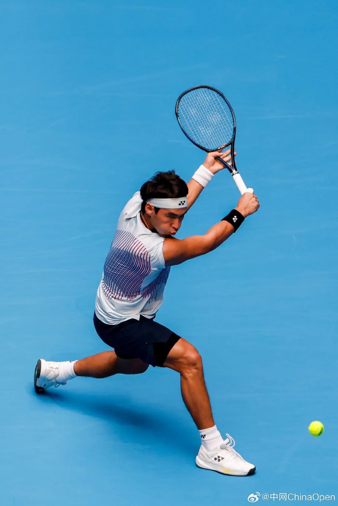 布云朝克特：父亲去世、母亲改嫁，被送往 SOS