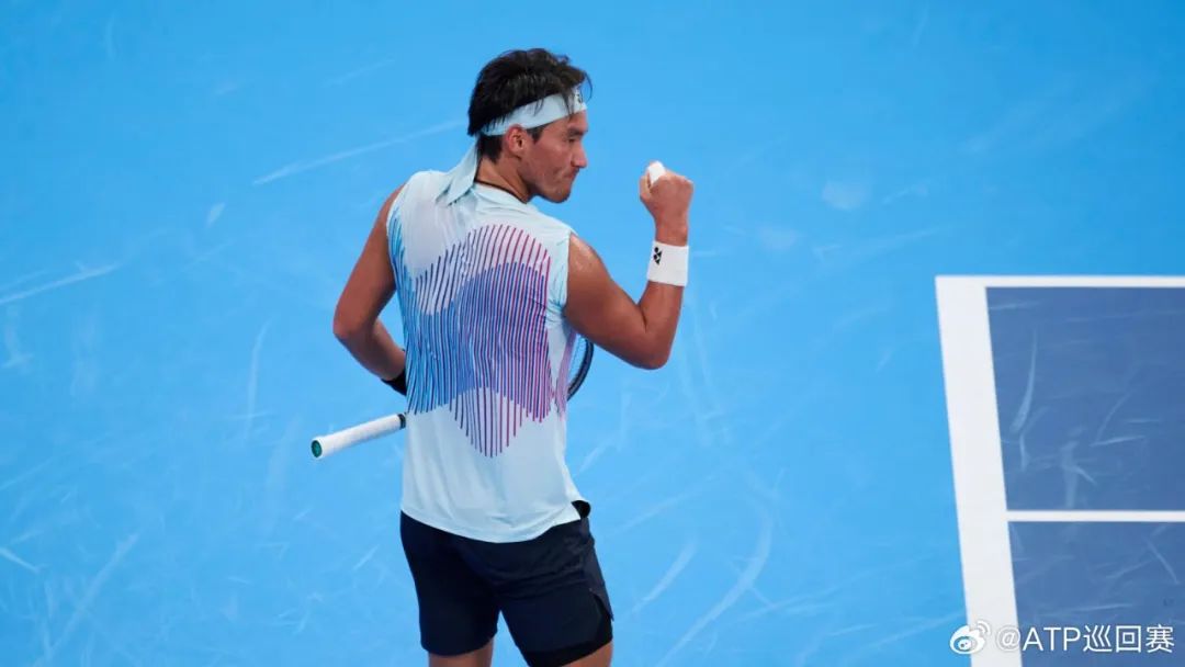 布云朝克特：父亲去世、母亲改嫁，被送往 SOS