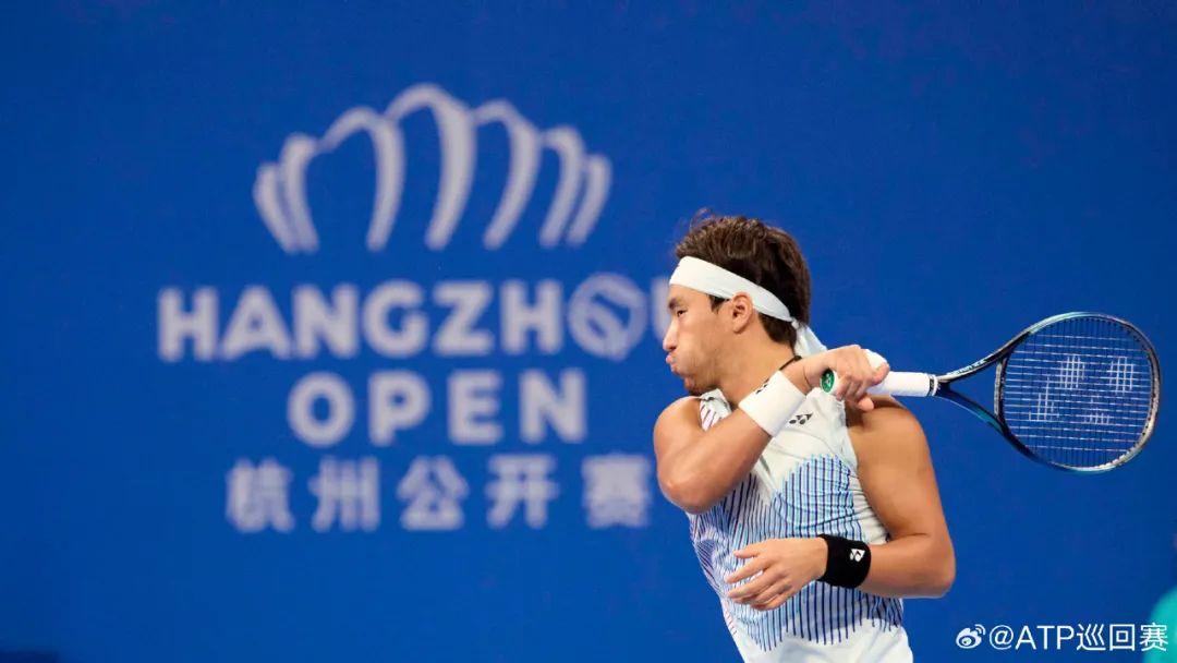 布云朝克特：父亲去世、母亲改嫁，被送往 SOS