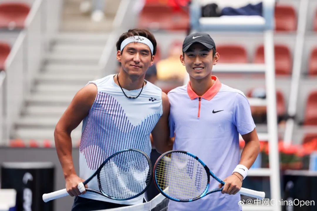 布云朝克特：父亲去世、母亲改嫁，被送往 SOS