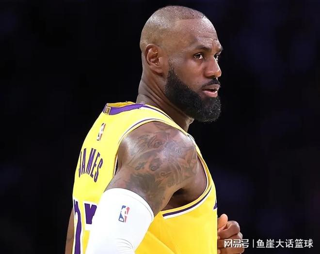 湖人三双核心詹姆斯率队大胜奇才，布朗尼低迷