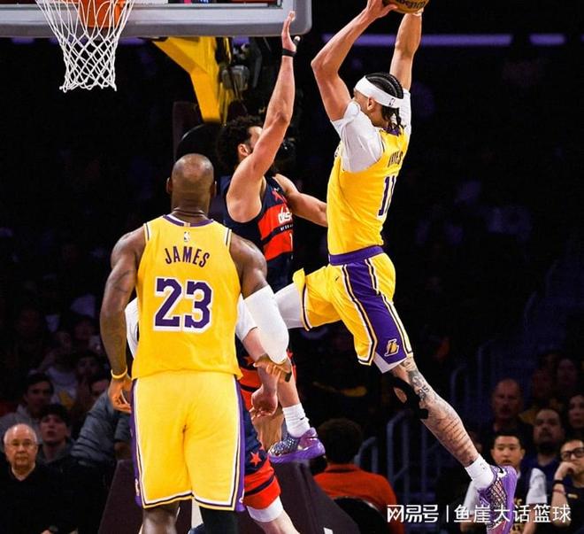 湖人三双核心詹姆斯率队大胜奇才，布朗尼低迷