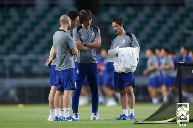 葡萄牙助教阿罗索言论引爆韩足坛风波