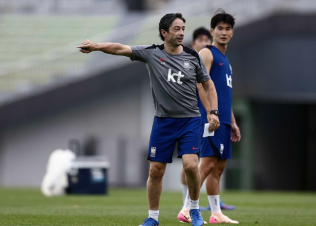 葡萄牙助教阿罗索言论引爆韩足坛风波