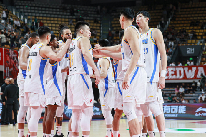 周琦两双引领北京逆转青岛 末节关键球锁定胜局