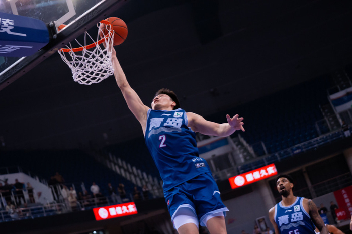 周琦两双引领北京逆转青岛 末节关键球锁定胜局