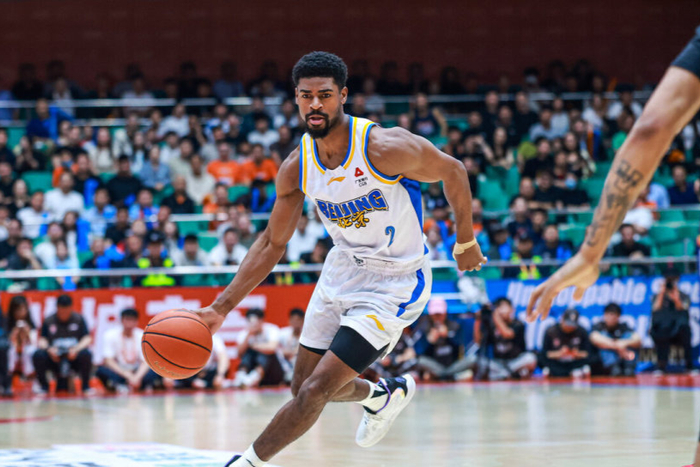 周琦两双引领北京逆转青岛 末节关键球锁定胜局