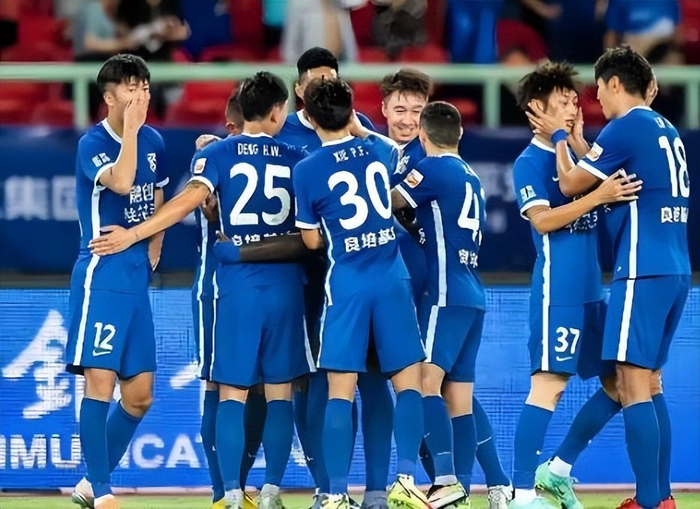 武汉三镇逆转浙江队 莫拉调整门将策略助球队保