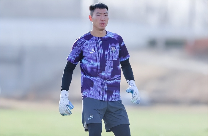 武汉三镇逆转浙江队 莫拉调整门将策略助球队保